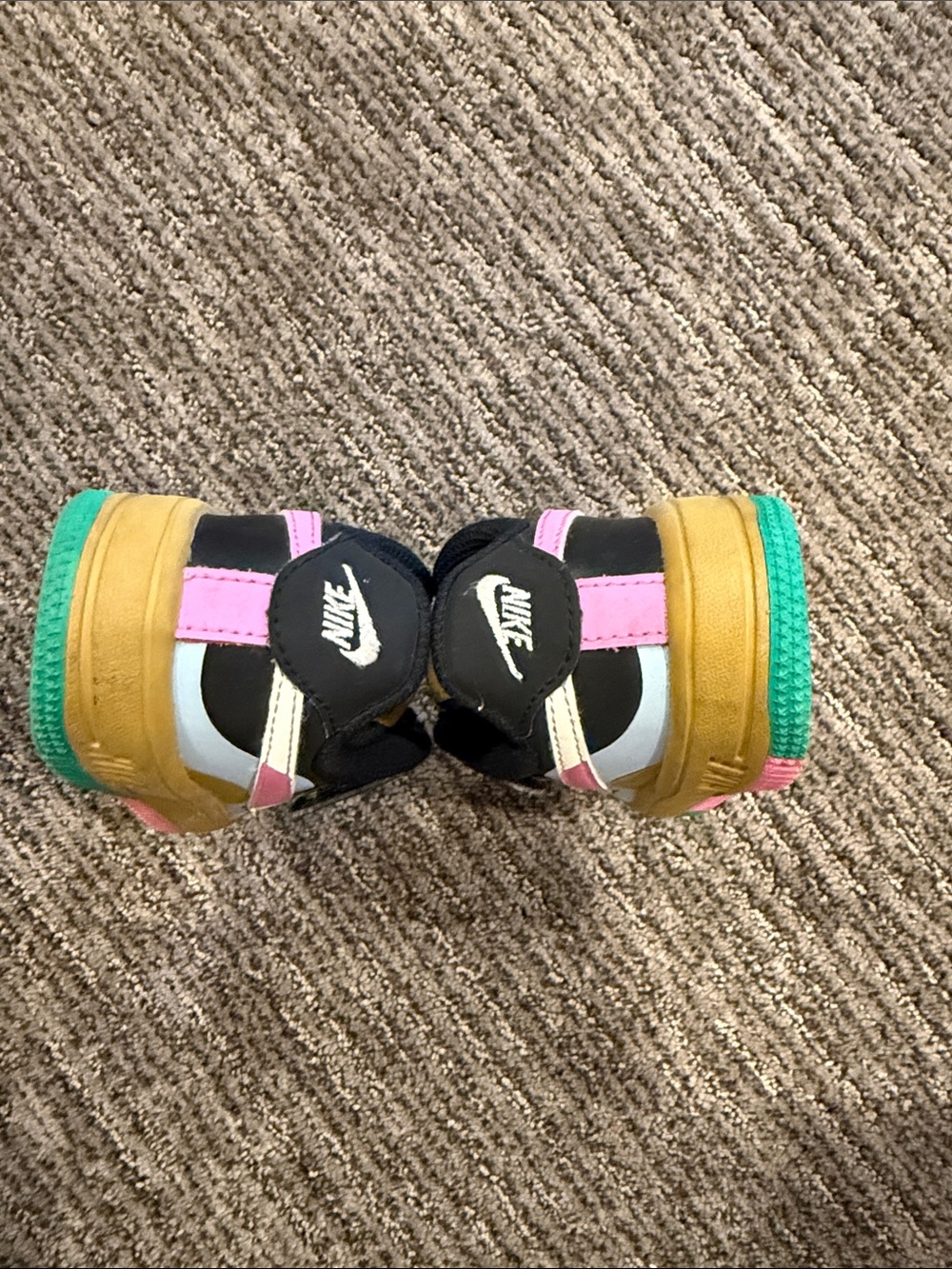 Nike Kids Sneakers Black White Yellow Teal Pink - Picture 4 of 4
